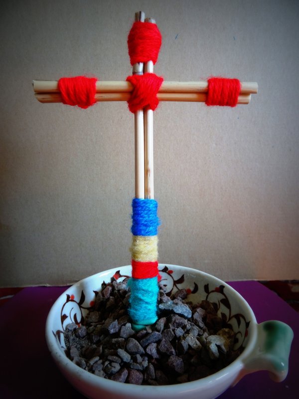 croix pour pâques à fabriquer avec les enfants